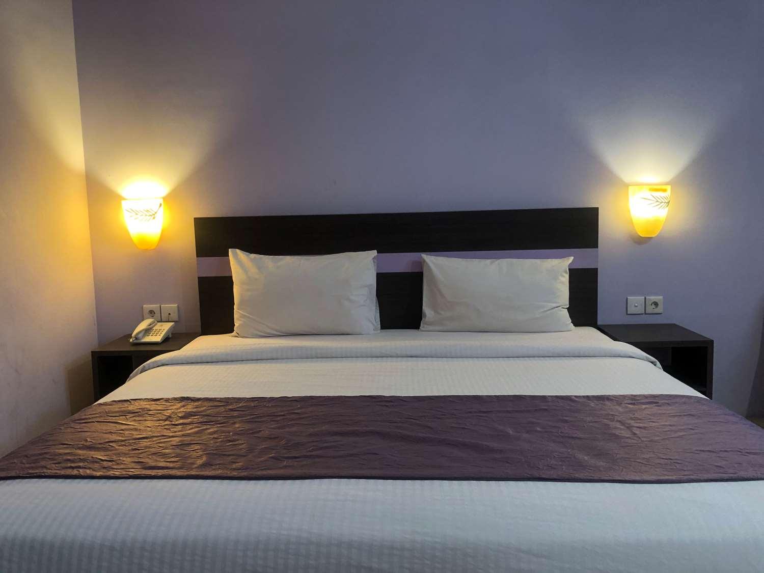 Kyriad Sadurengas Hotel Tanah Grogot Екстер'єр фото
