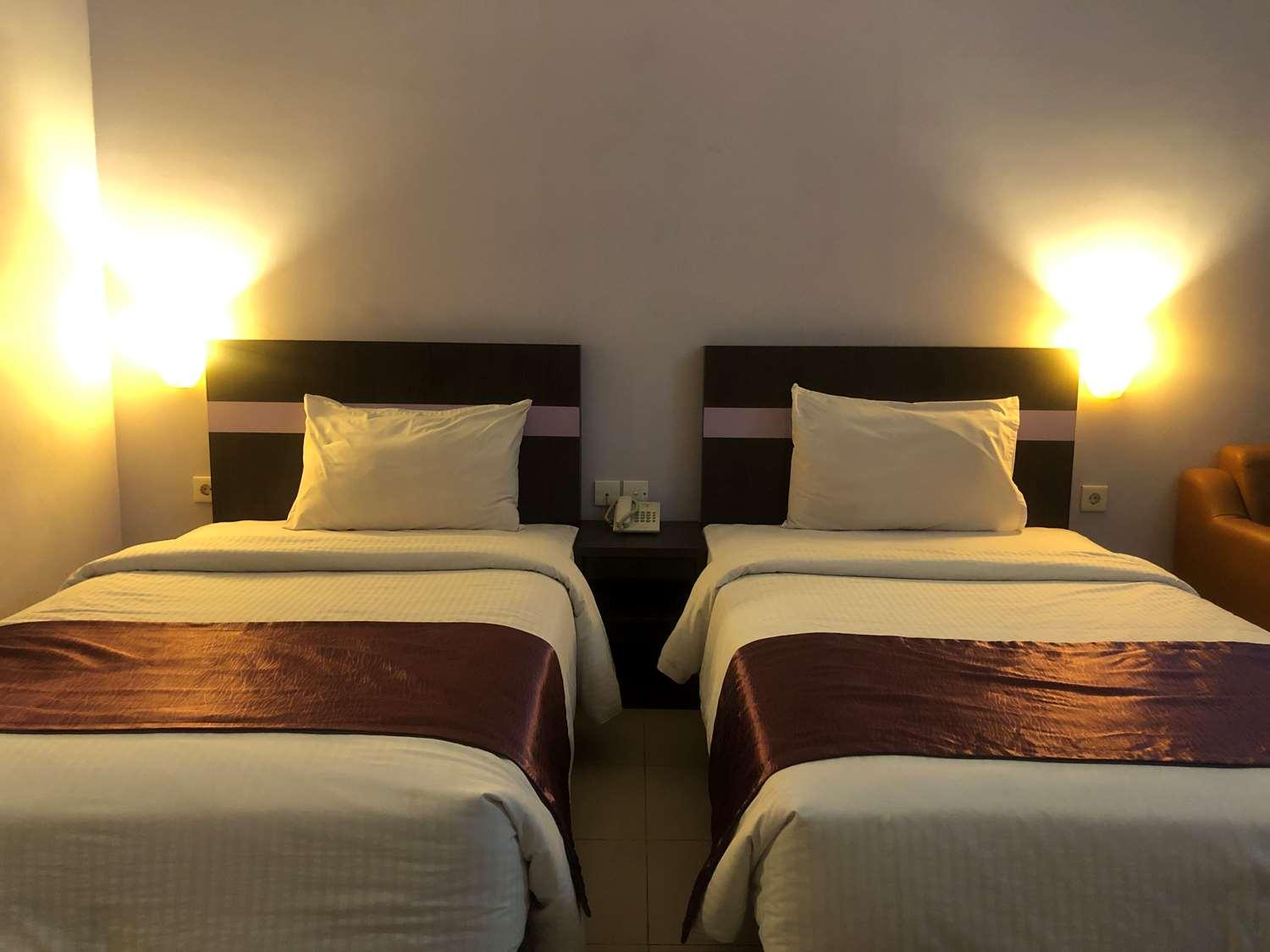 Kyriad Sadurengas Hotel Tanah Grogot Екстер'єр фото
