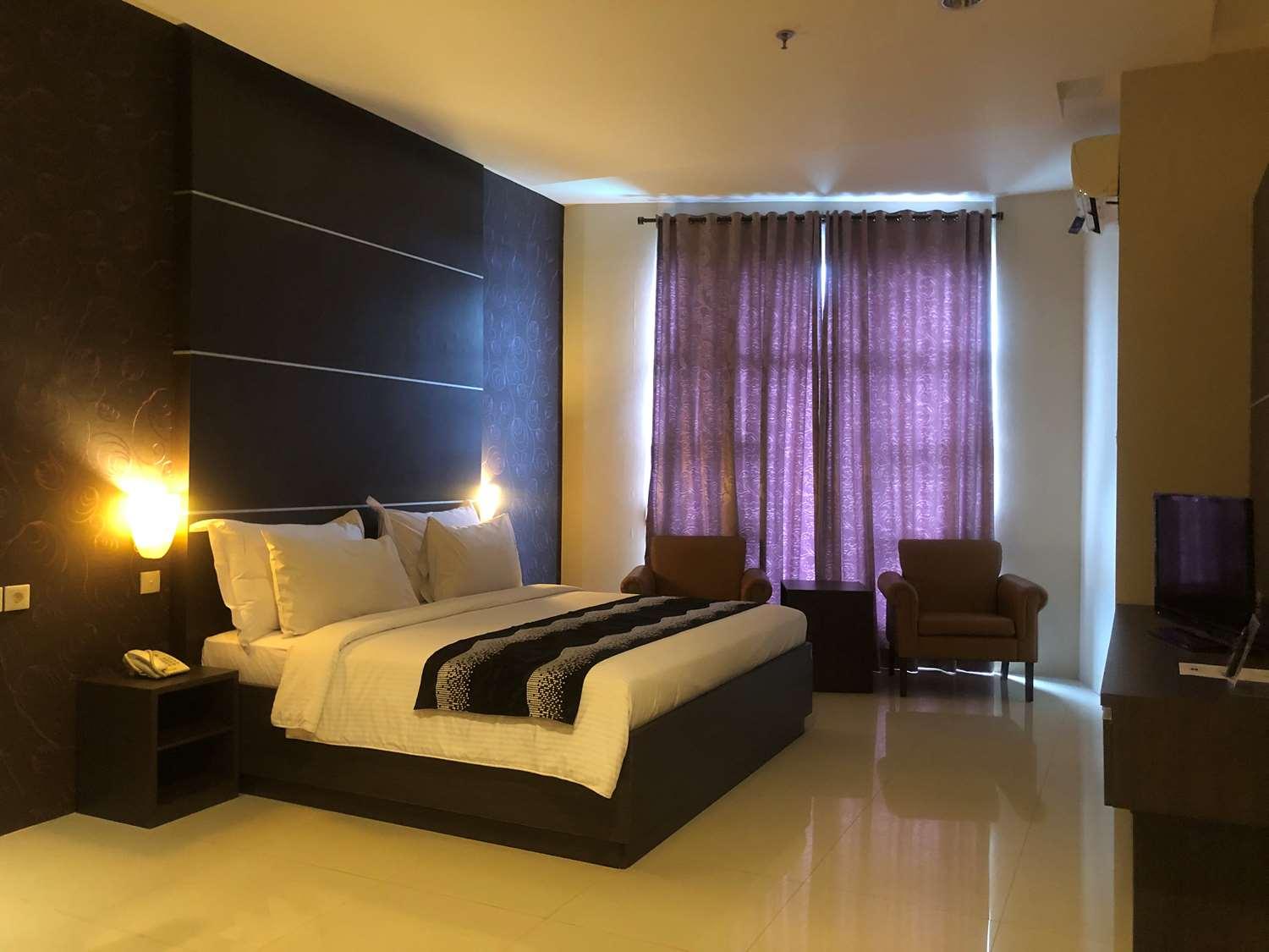 Kyriad Sadurengas Hotel Tanah Grogot Екстер'єр фото