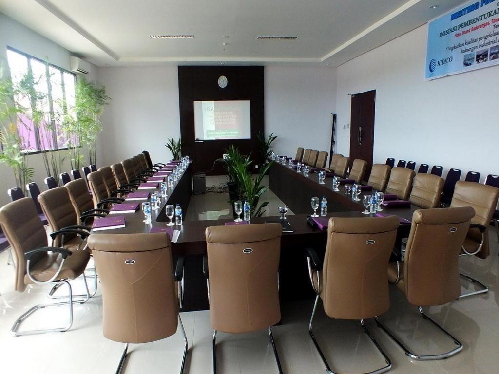 Kyriad Sadurengas Hotel Tanah Grogot Екстер'єр фото